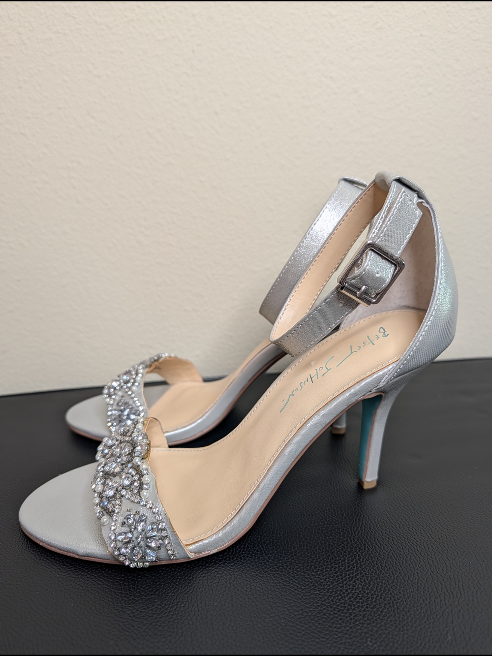 Betsey Johnson Silver Crystal Embellished Satin Heels Ankle Strap Size 9 - Picture 4 of 9